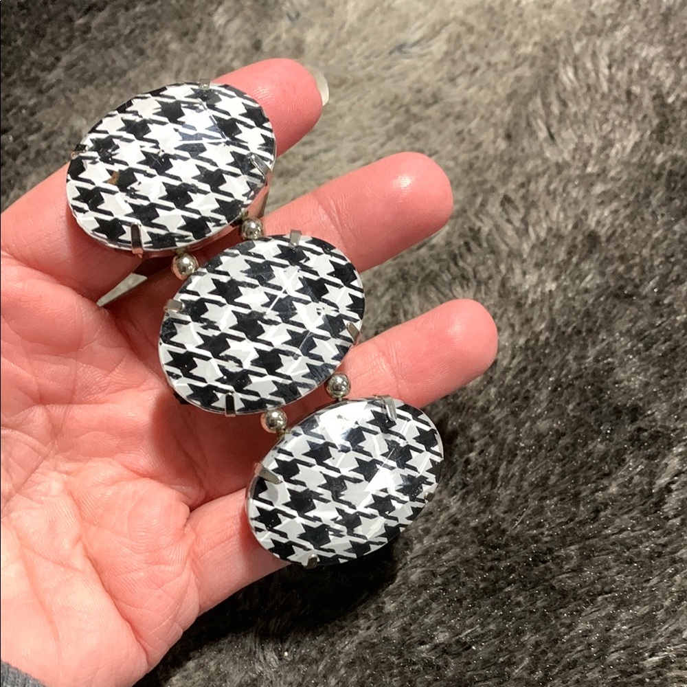 Stylish Black and White Blanket 8042 - Picture 2 of 4